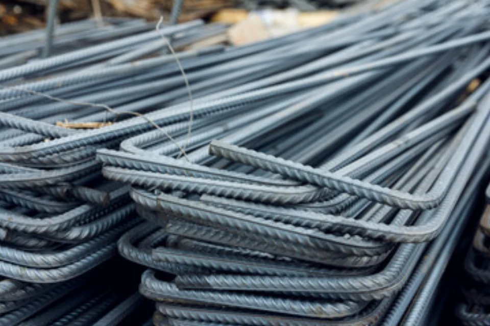 L-shaped pieces fabricated from ribbed reinforcing bar